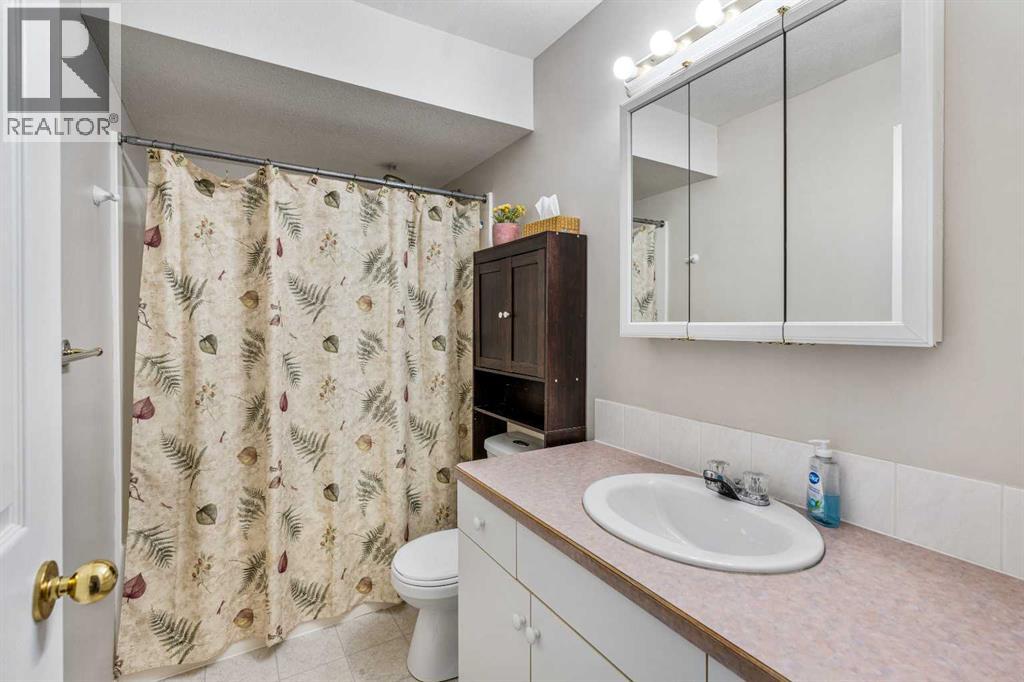 206 Fairmont Garden Road S - Image 29