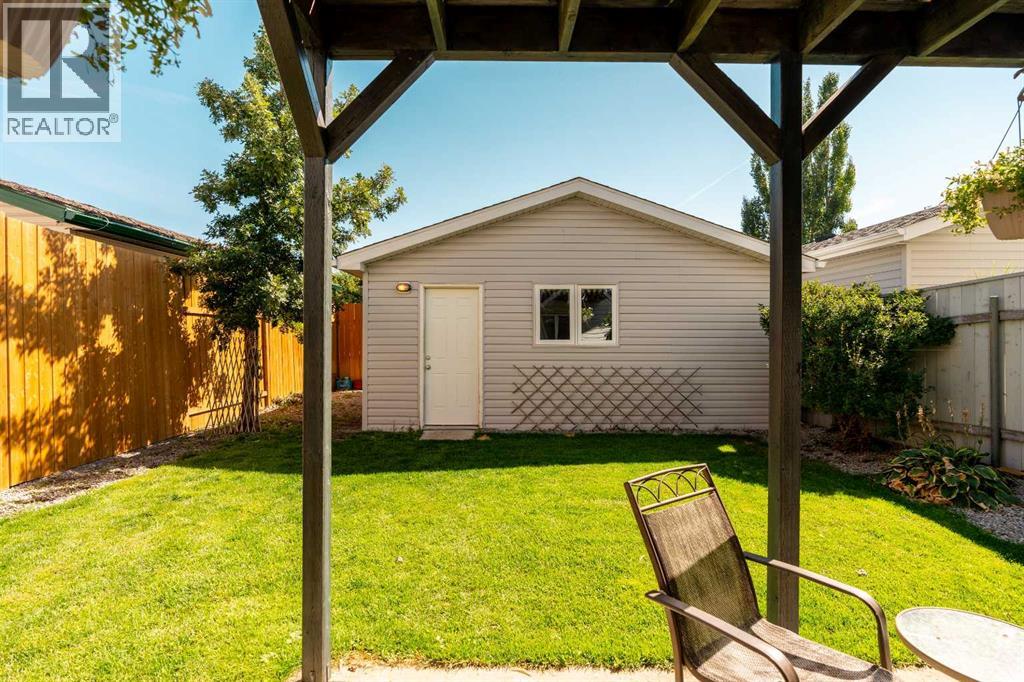 206 Fairmont Garden Road S - Image 33