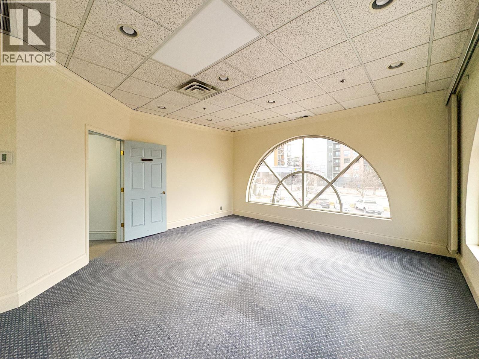 200 1674 Bertram Street, Kelowna