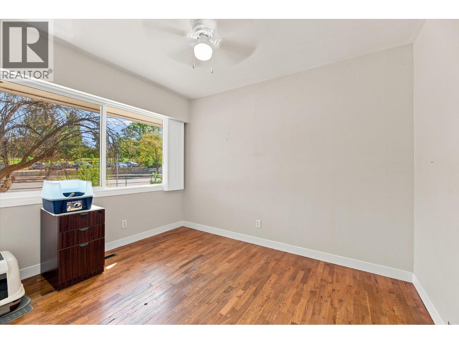 1370 Glenmore Drive - 16