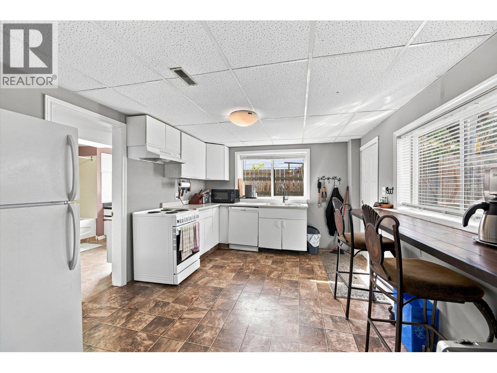 1370 Glenmore Drive - 19