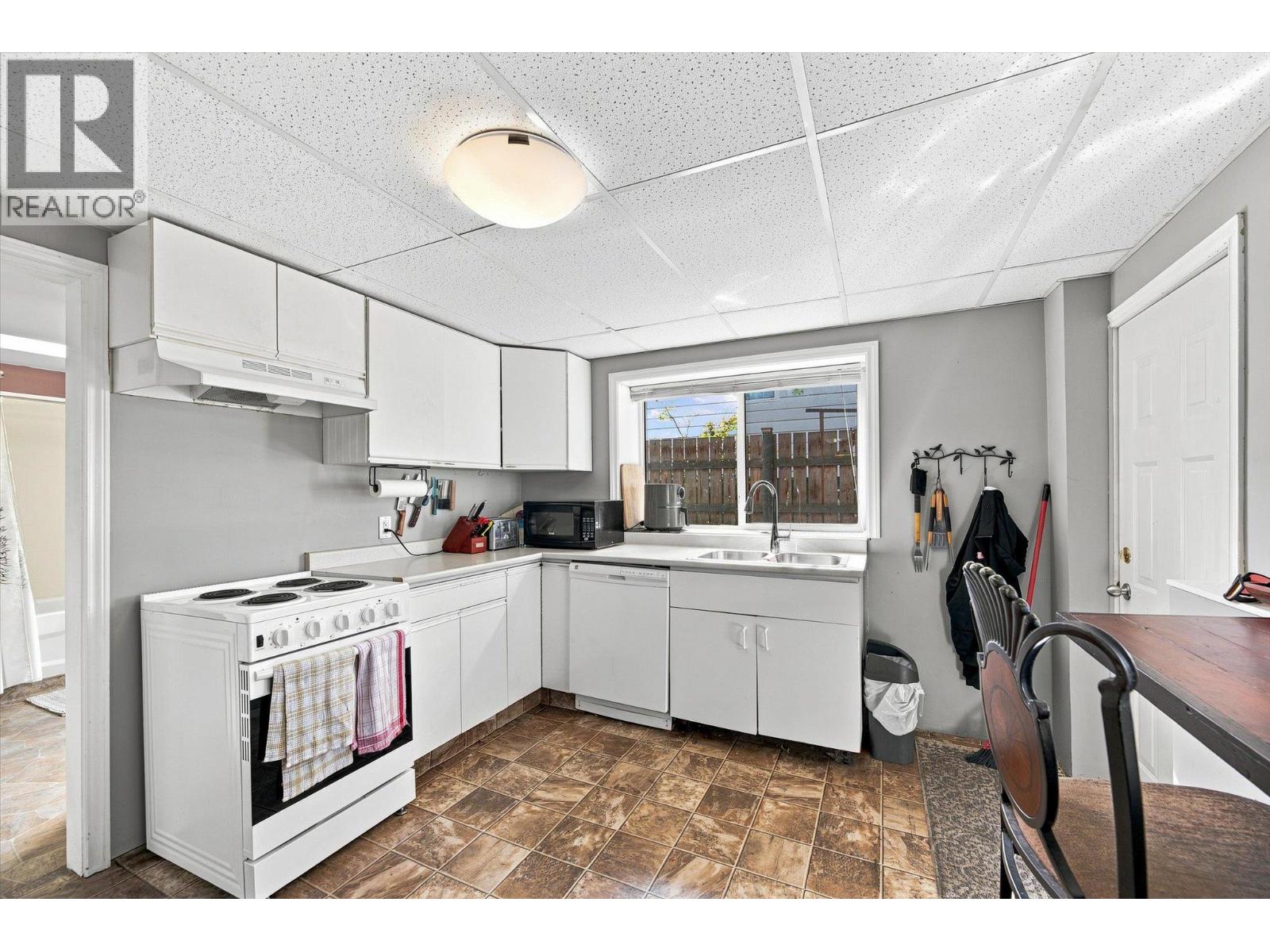 1370 Glenmore Drive - 20