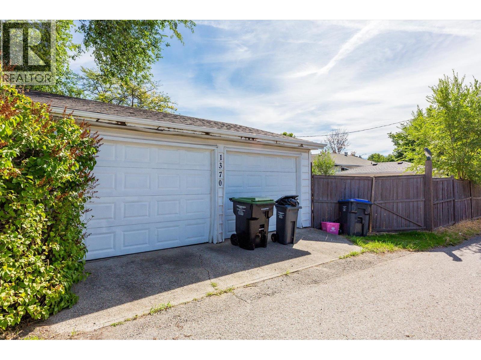 1370 Glenmore Drive - 40