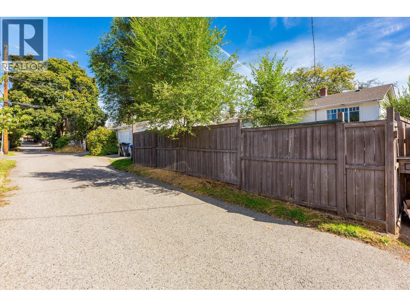 1370 Glenmore Drive - 41