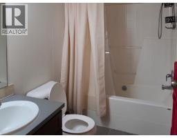18 Beaver Lane, Norman Wells, NT X1A0T0 Photo 7