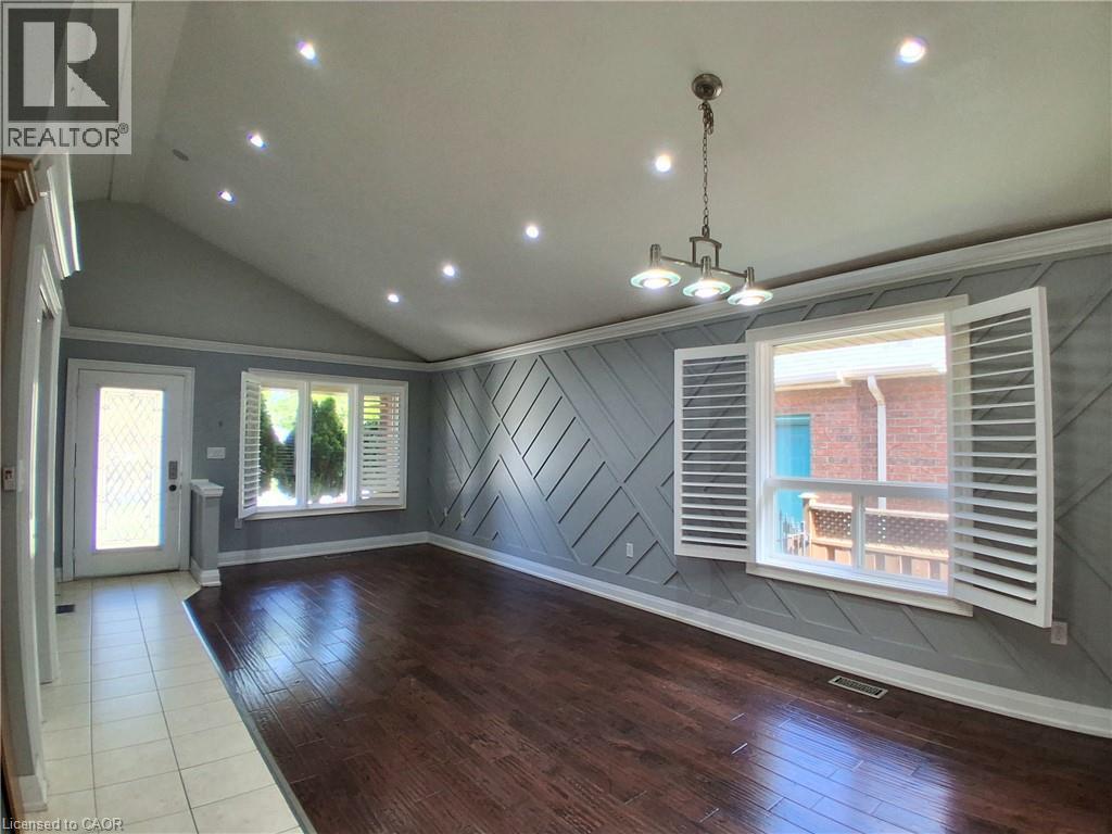 50 SHADETREE Crescent, Hamilton — photo 4