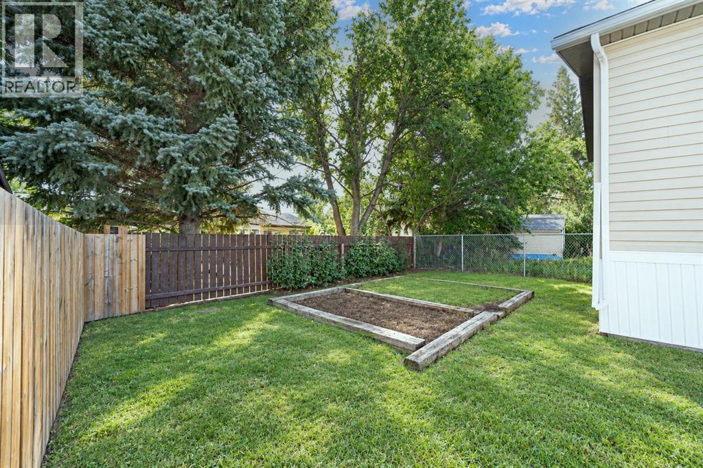 144 Birch Street W, Brooks — photo 6