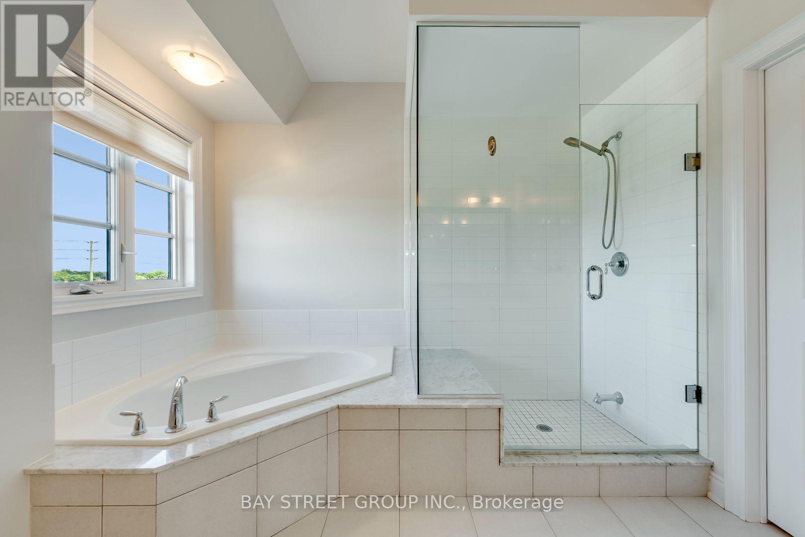 ##21 2172 TRAFALGAR ROAD - 16
