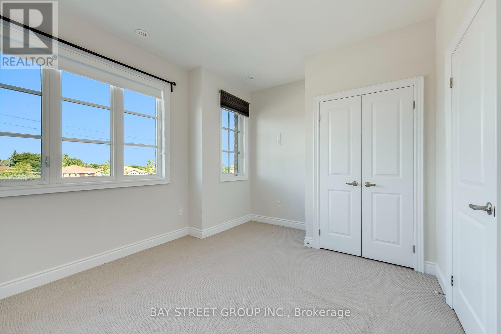 ##21 2172 TRAFALGAR ROAD - 20