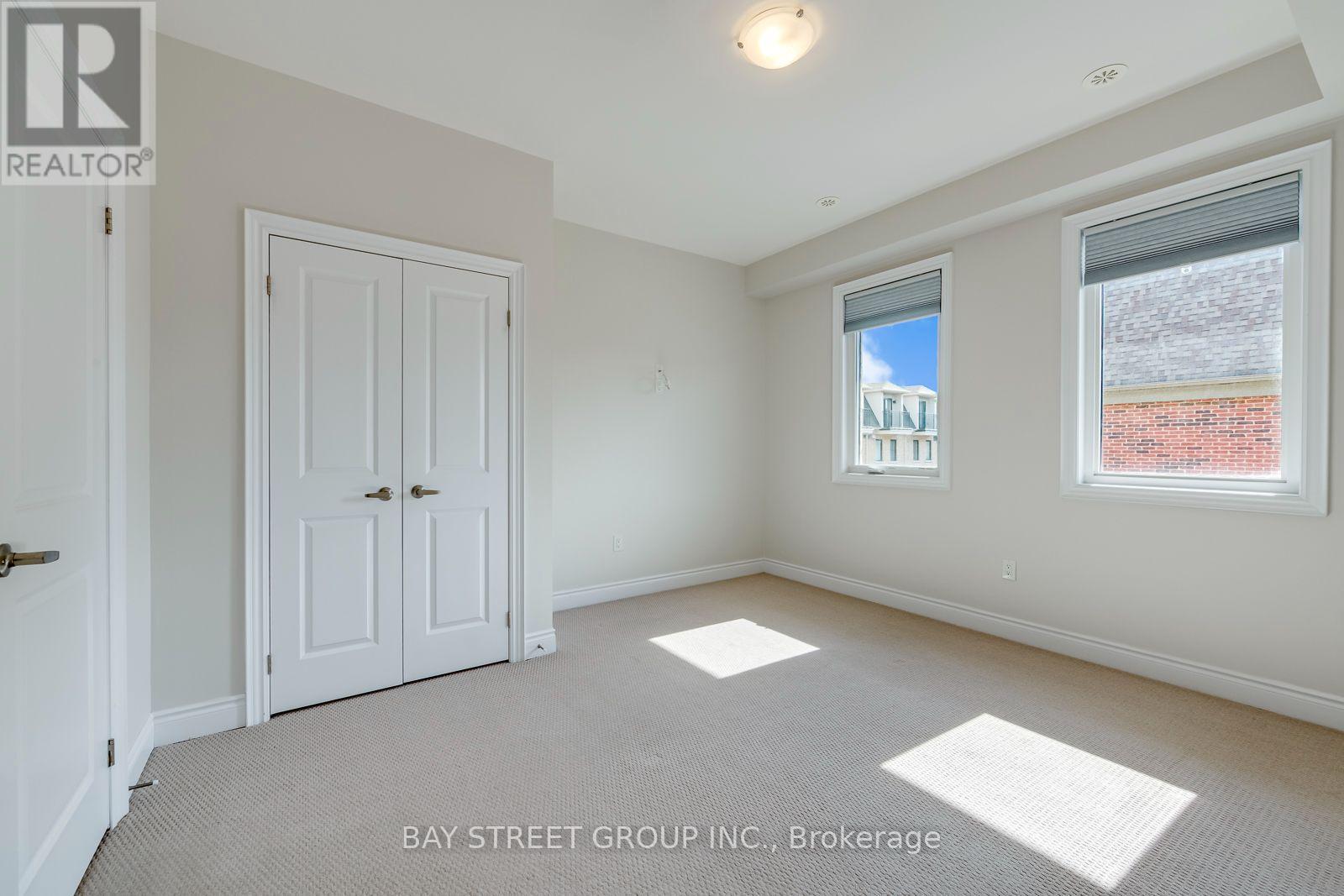 ##21 2172 TRAFALGAR ROAD - 23
