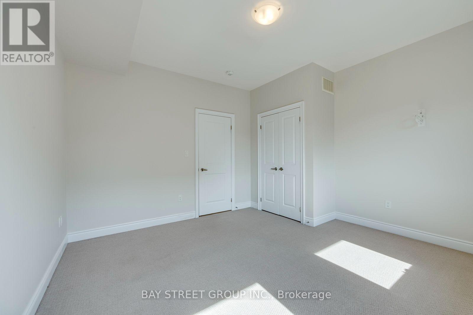 ##21 2172 TRAFALGAR ROAD - 24