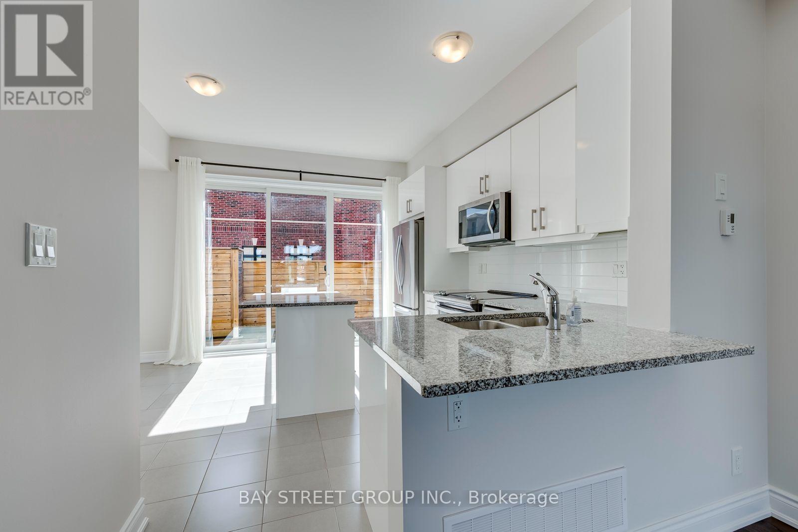 ##21 2172 TRAFALGAR ROAD - 29