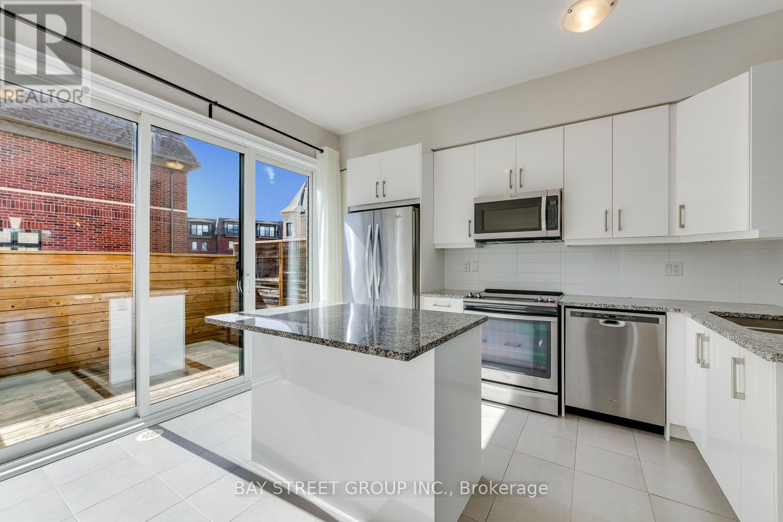 ##21 2172 TRAFALGAR ROAD - 33