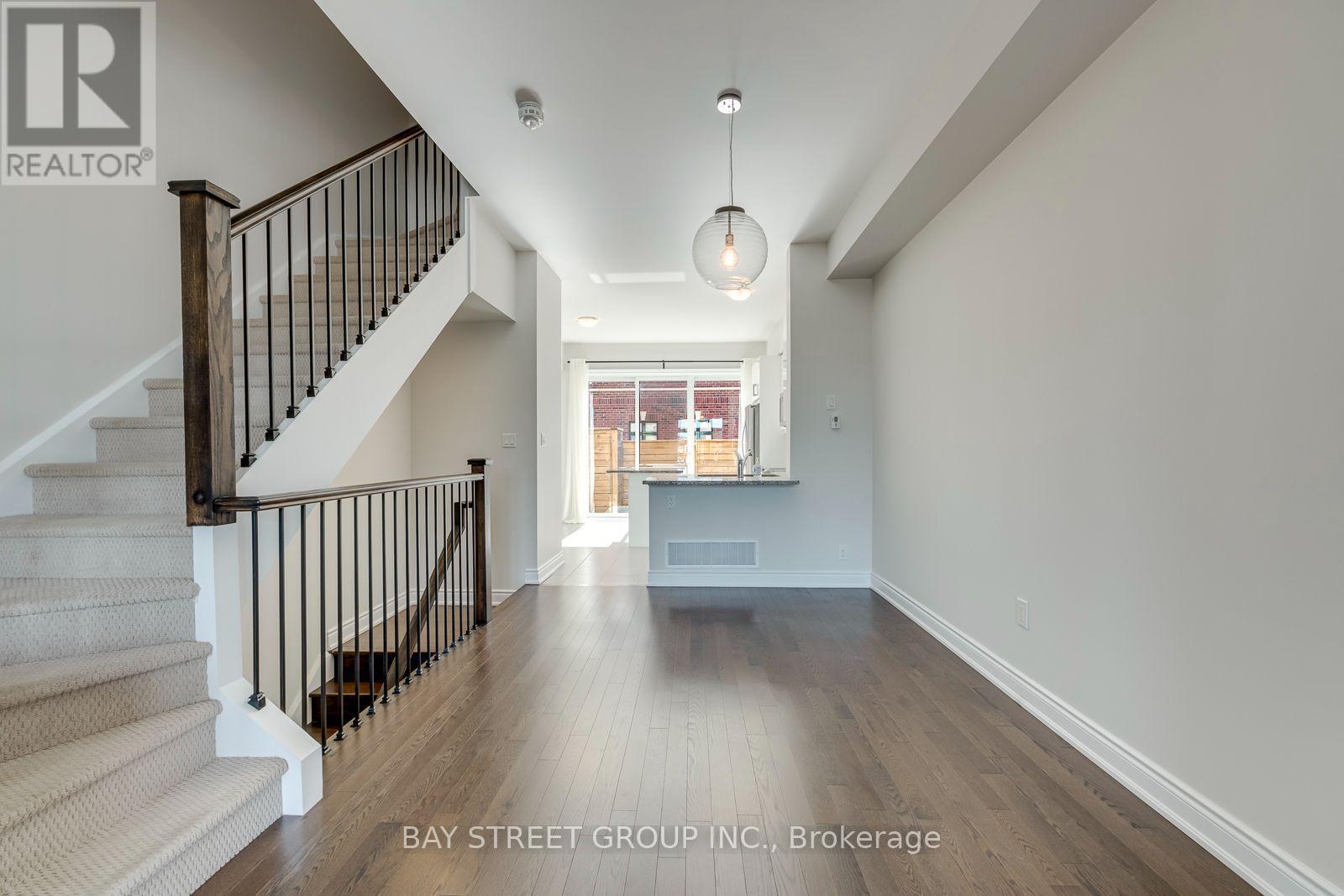 ##21 2172 TRAFALGAR ROAD - 38
