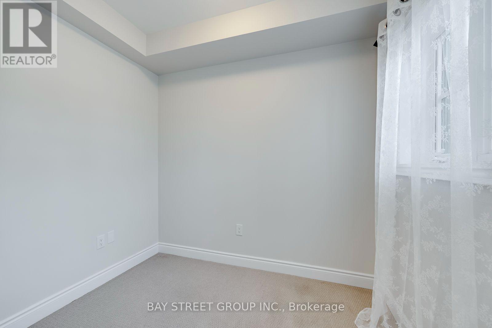 ##21 2172 TRAFALGAR ROAD - 4