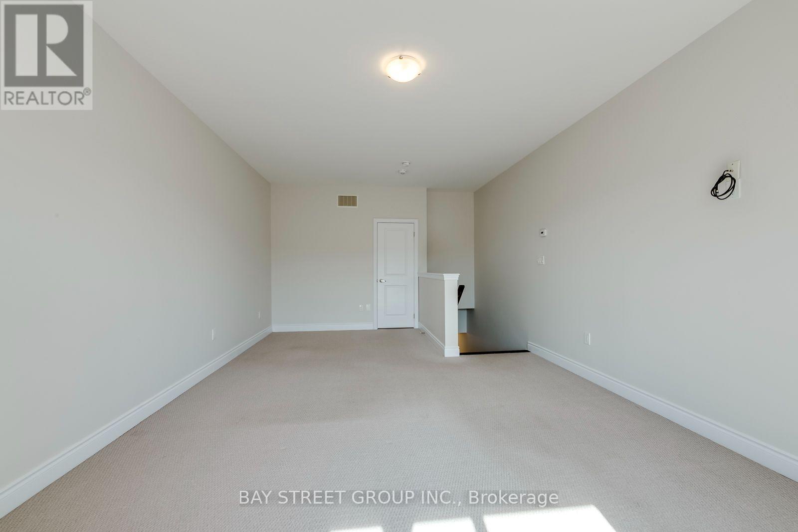 ##21 2172 TRAFALGAR ROAD - 8