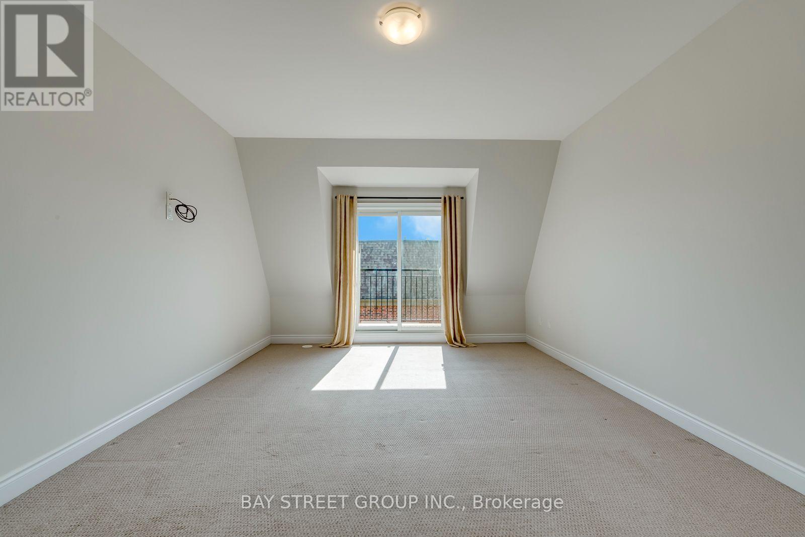 ##21 2172 TRAFALGAR ROAD - 9