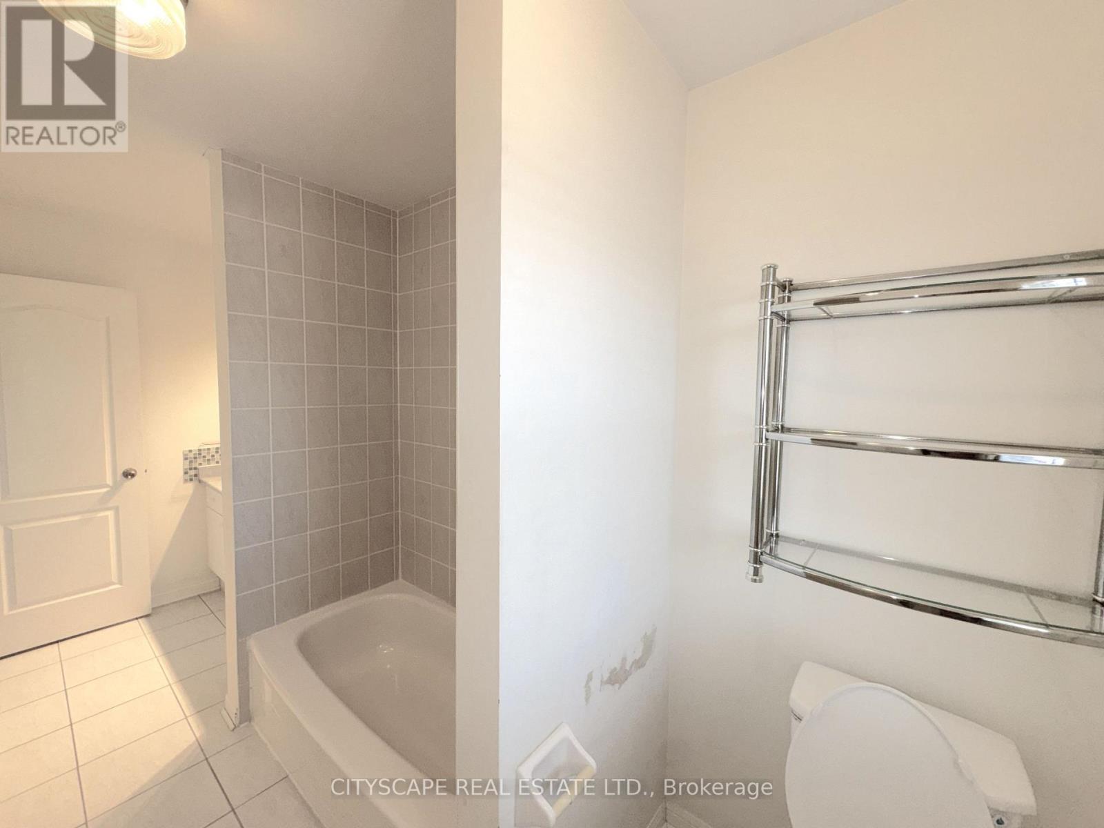 24 EASTWAY STREET - Image 33