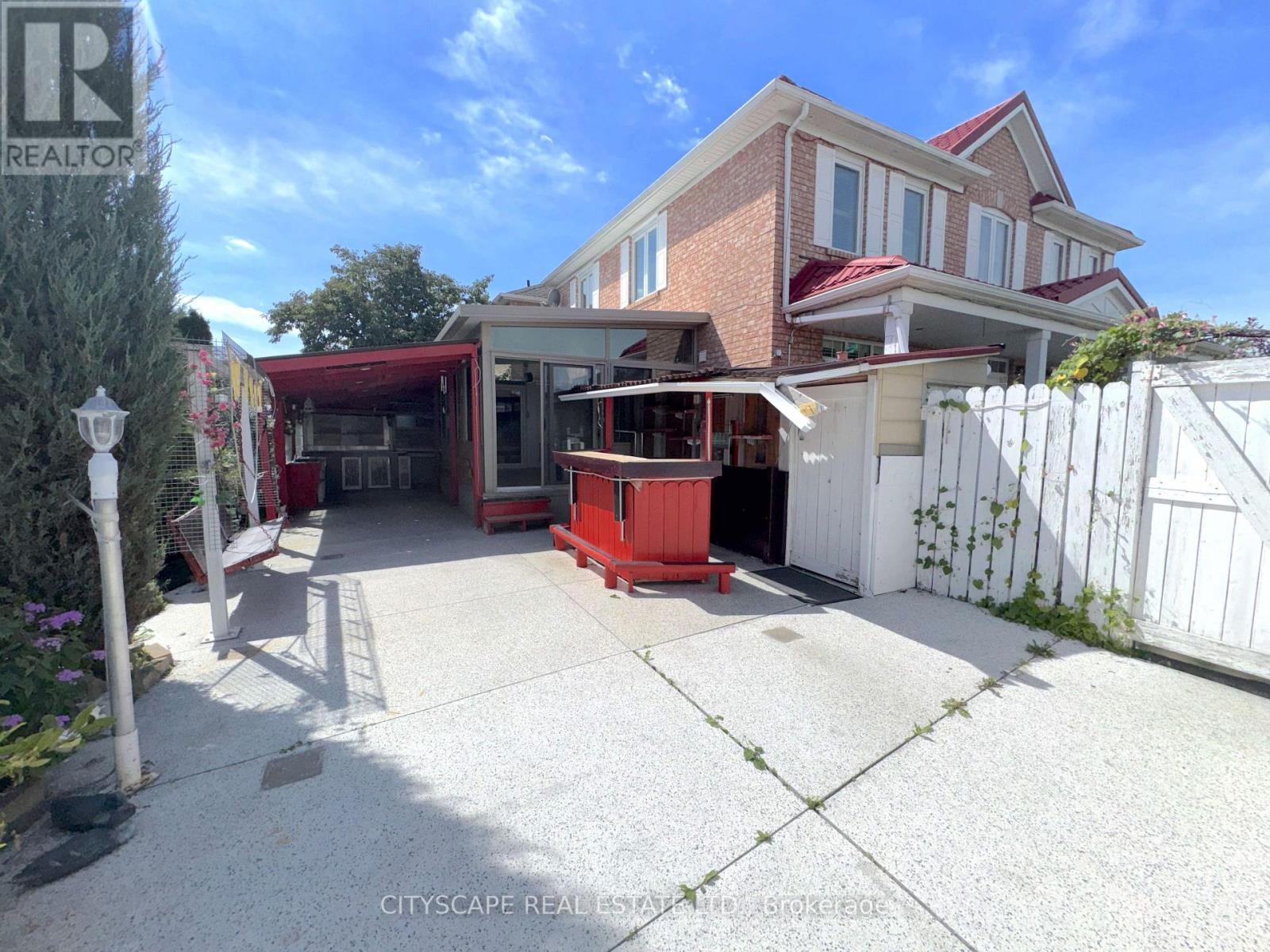 24 EASTWAY STREET - Image 45