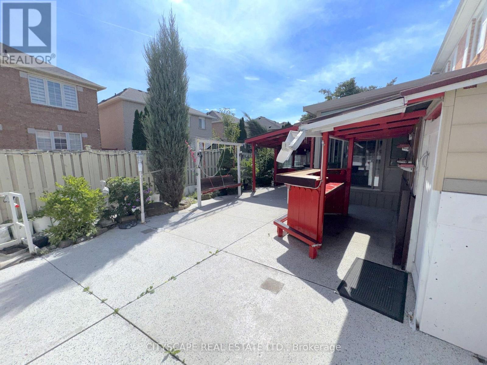 24 EASTWAY STREET - Image 46