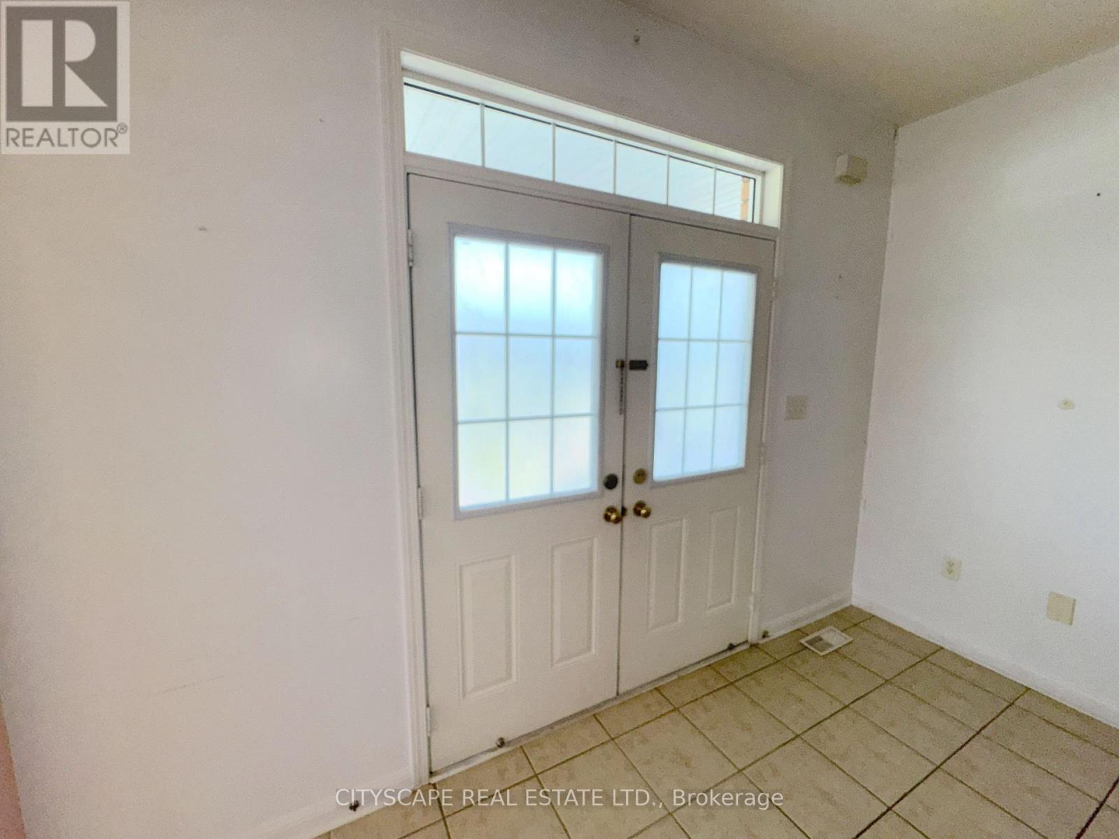24 EASTWAY STREET - 8