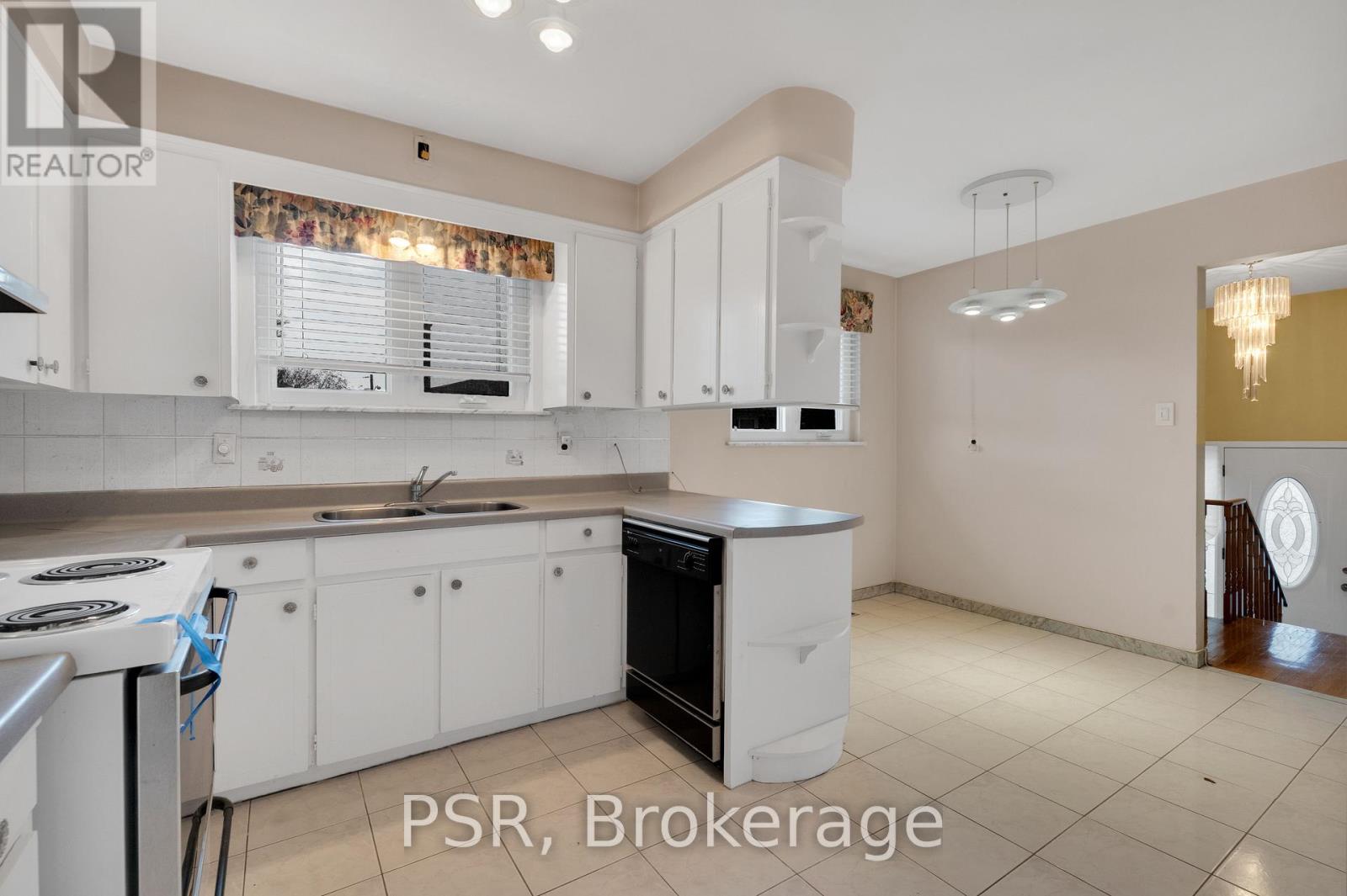 60 BAMFORD CRESCENT - 12