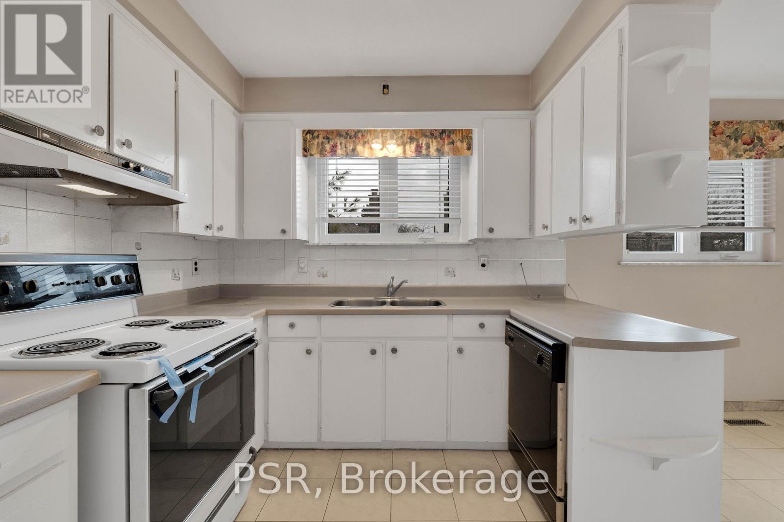 60 BAMFORD CRESCENT - 13