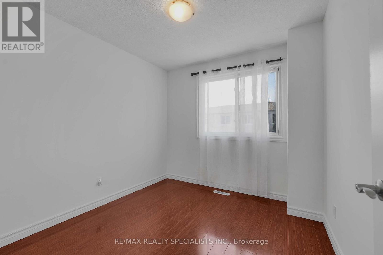 #11 3525 BRANDON GATE DRIVE - 19