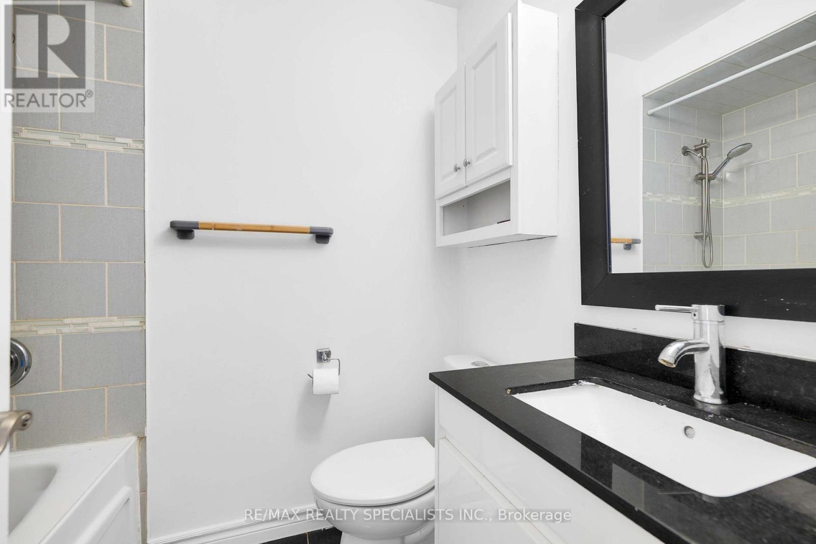 #11 3525 BRANDON GATE DRIVE - 22