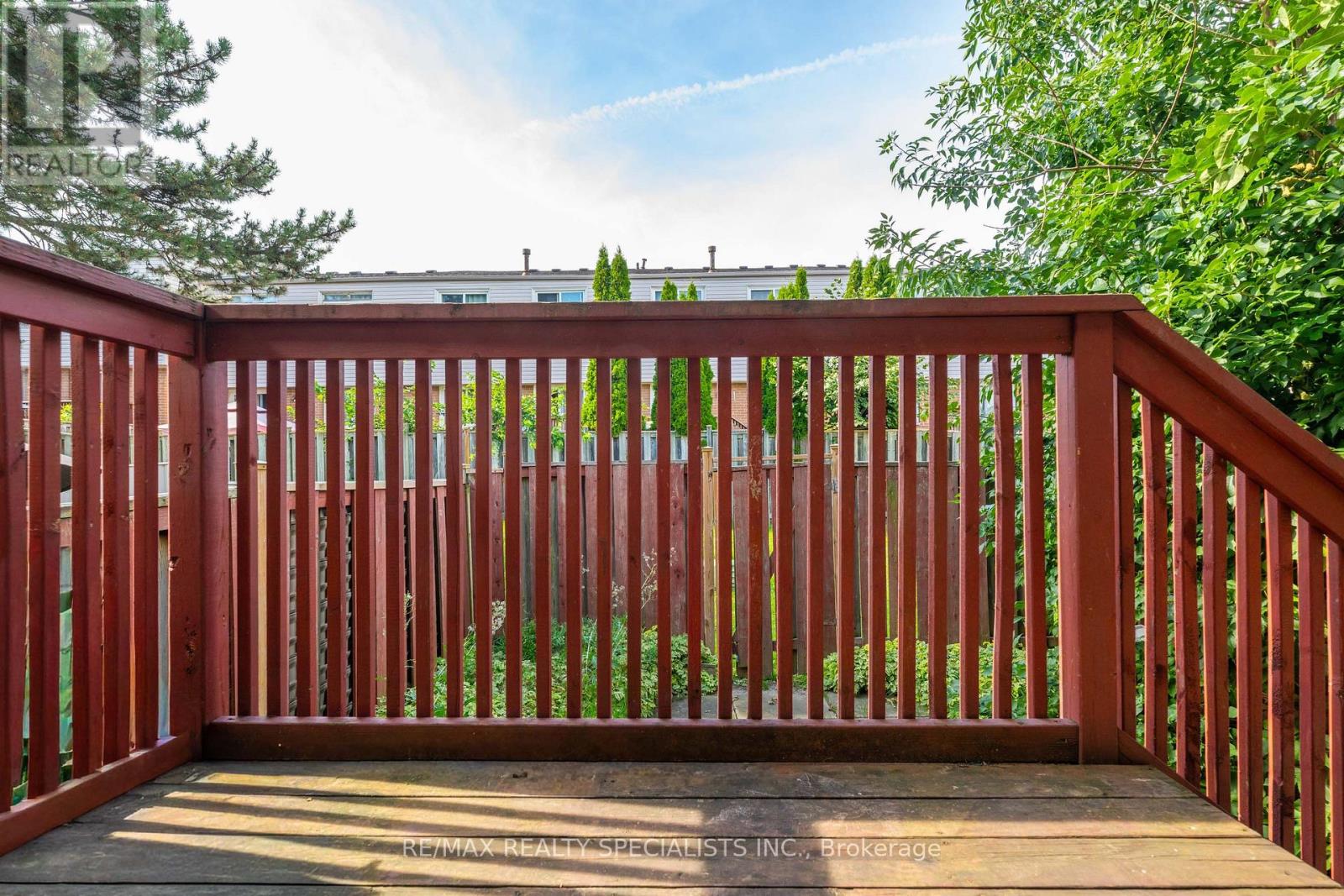 #11 3525 BRANDON GATE DRIVE - 27