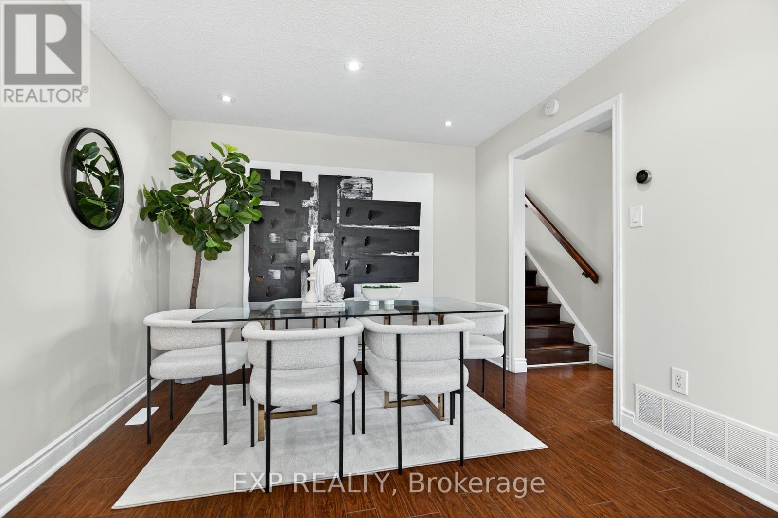 88 ENGLISH STREET - 13