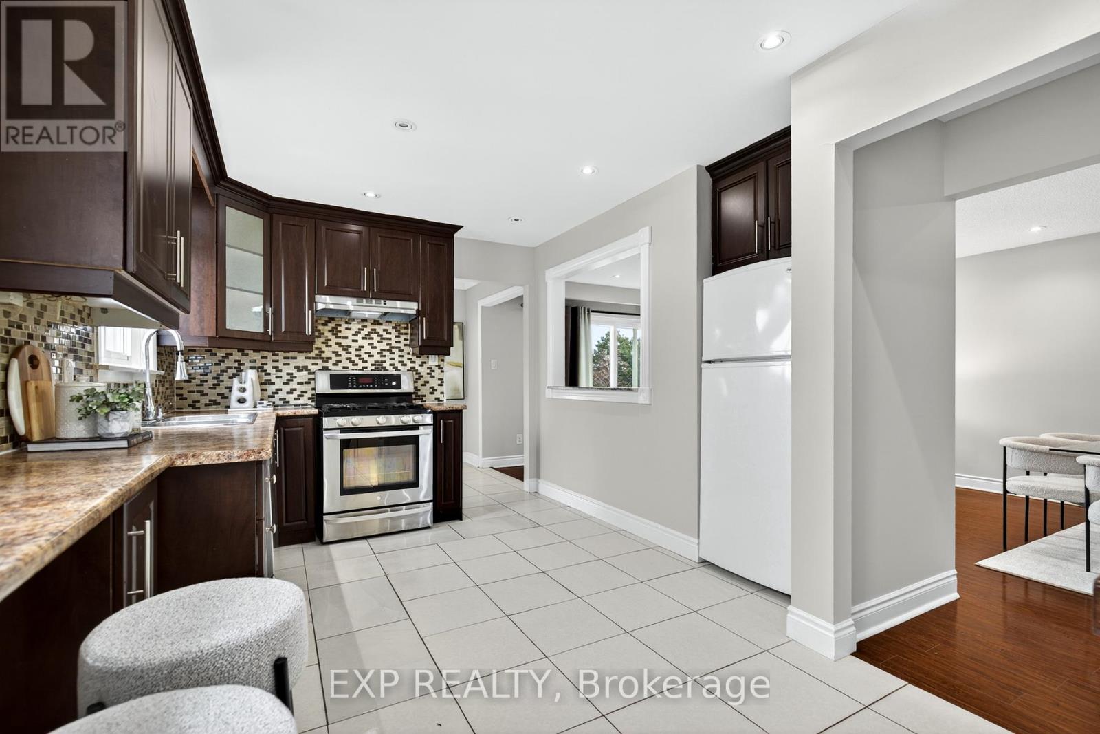 88 ENGLISH STREET - 16
