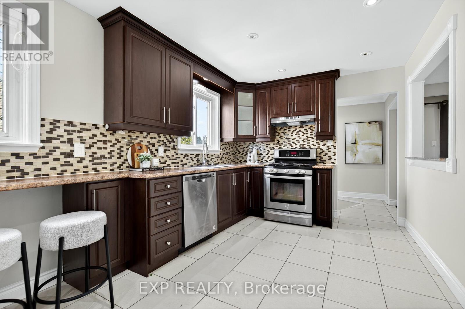 88 ENGLISH STREET - 17