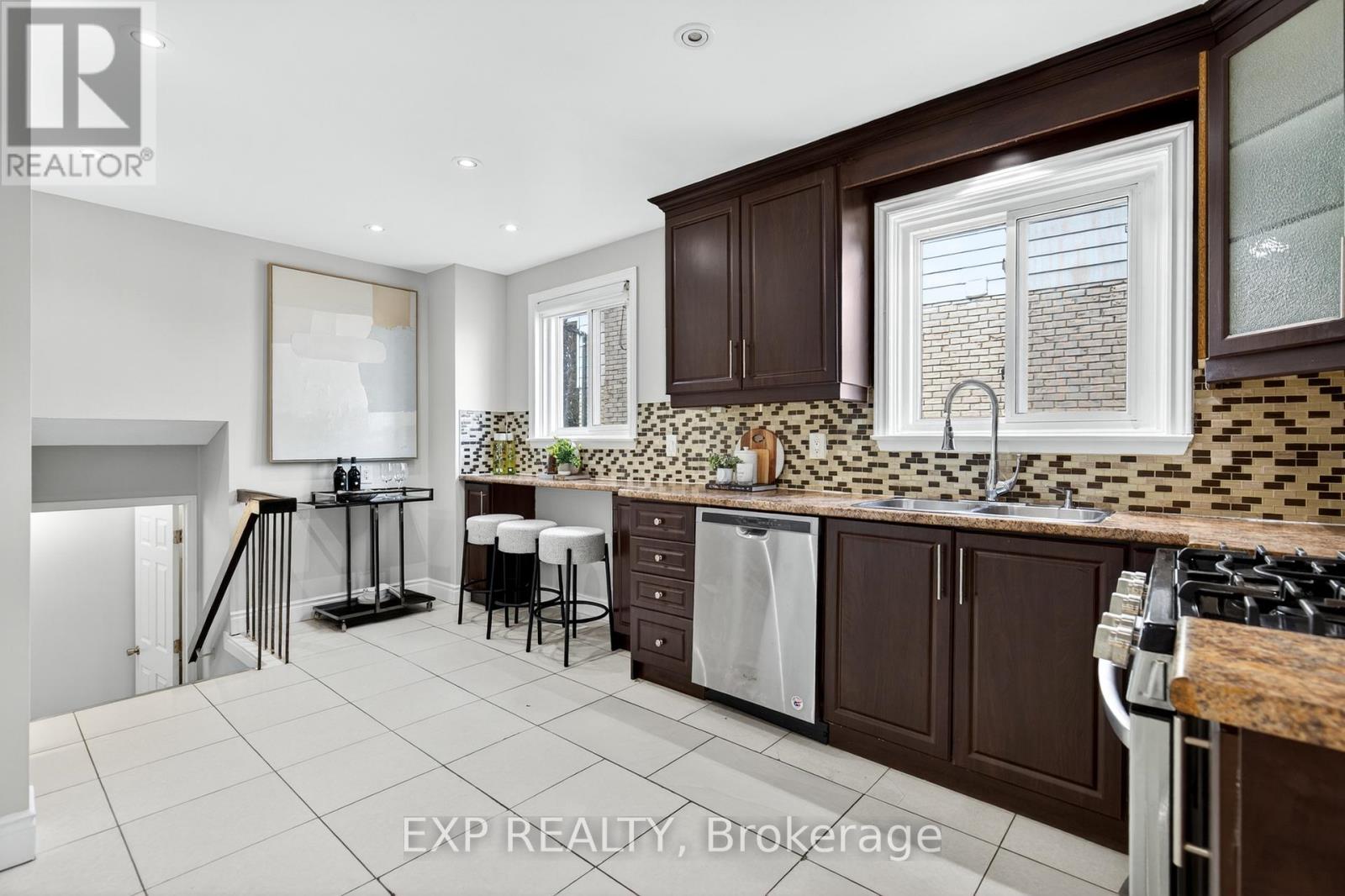 88 ENGLISH STREET - 19