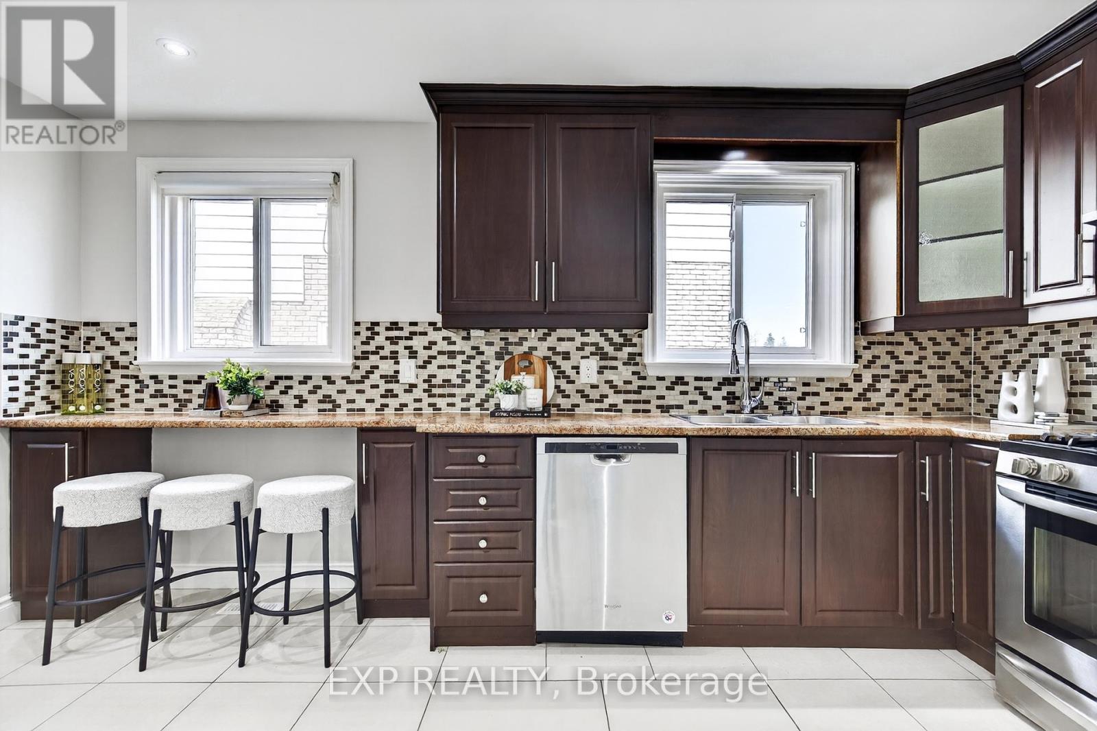 88 ENGLISH STREET - 20