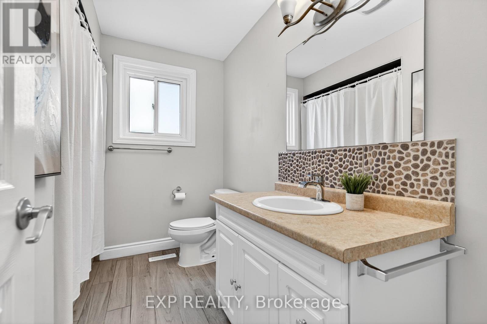 88 ENGLISH STREET - Image 28