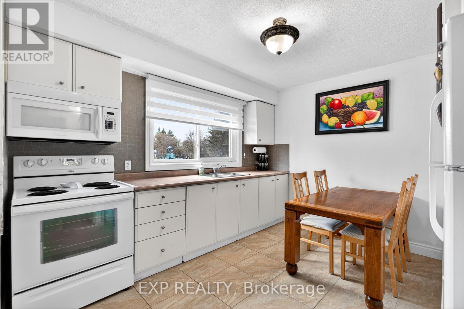 88 ENGLISH STREET - Image 29