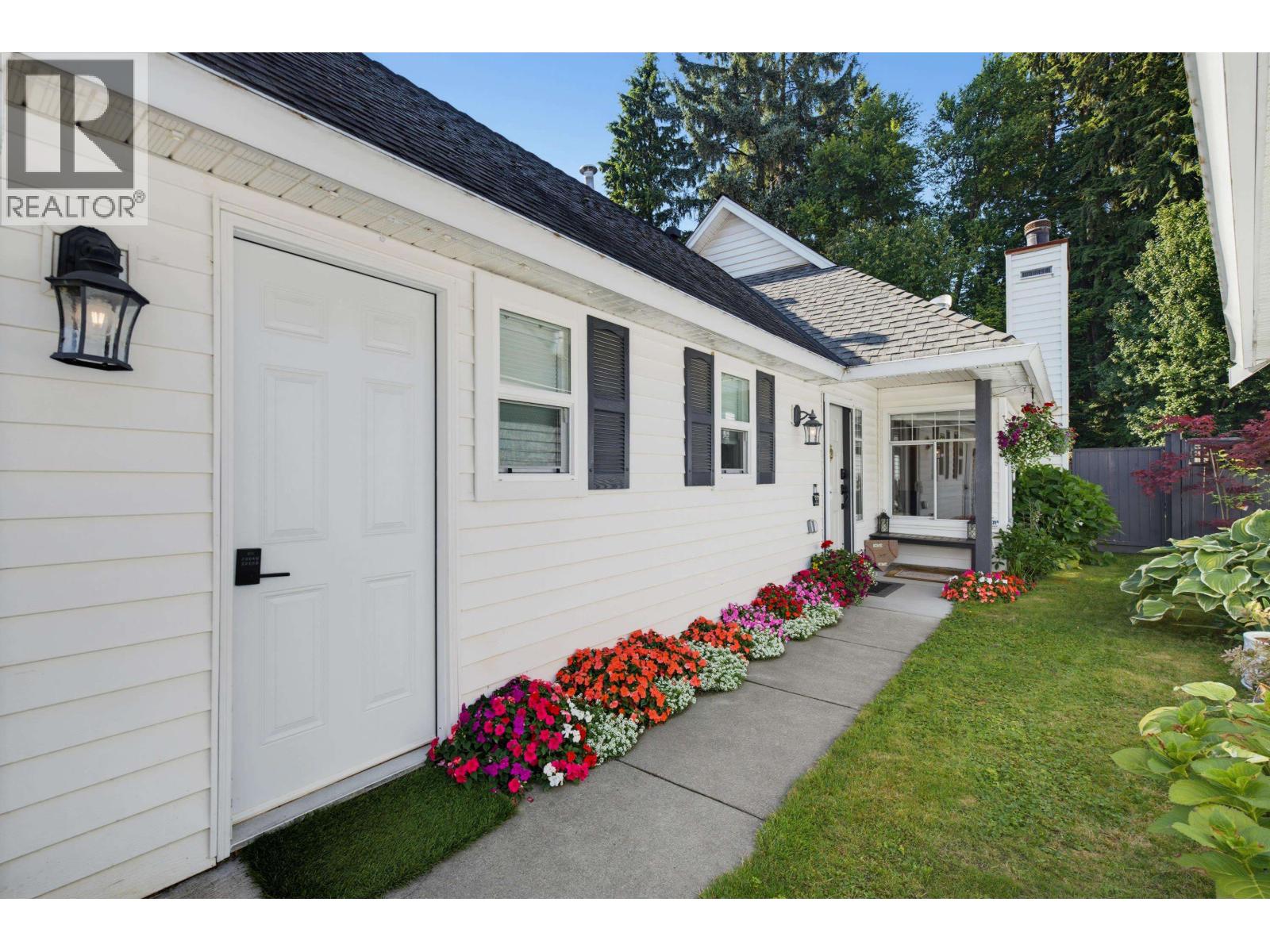 16 2865 GLEN DRIVE, Coquitlam — photo 3