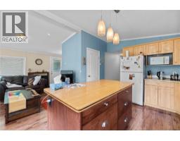 Kitchen - 4421 73 Avenue Ne, Salmon Arm, BC V0E1K0 Photo 12
