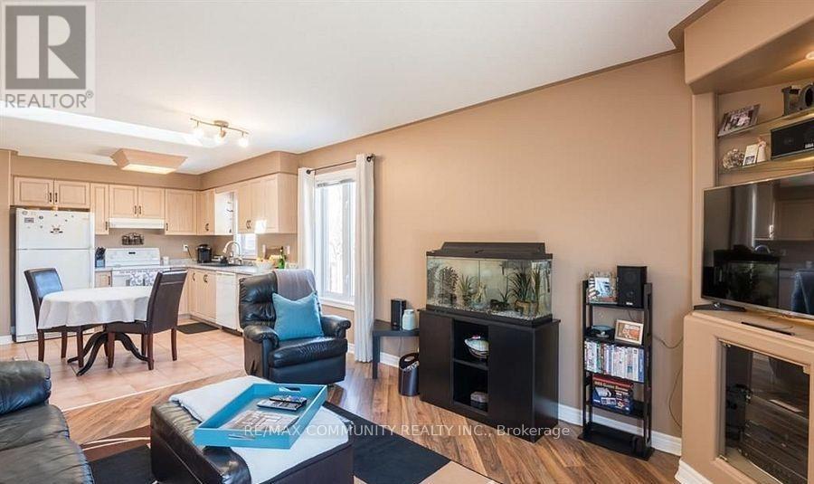 166 ST. LAWRENCE DRIVE - 18