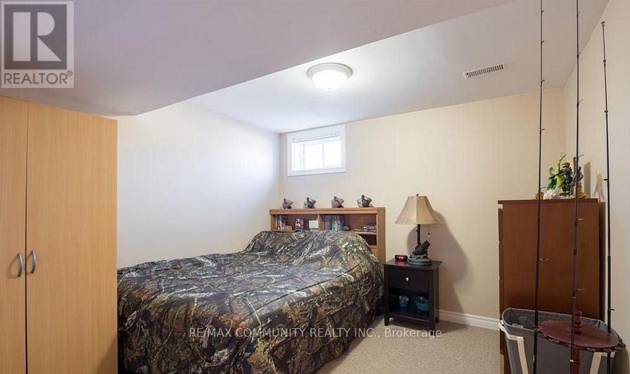 166 ST. LAWRENCE DRIVE - 28