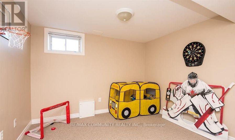 166 ST. LAWRENCE DRIVE - 29