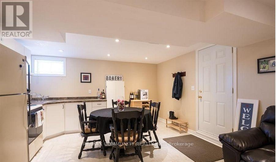 166 ST. LAWRENCE DRIVE - 33