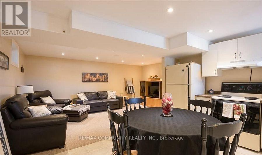 166 ST. LAWRENCE DRIVE - 34