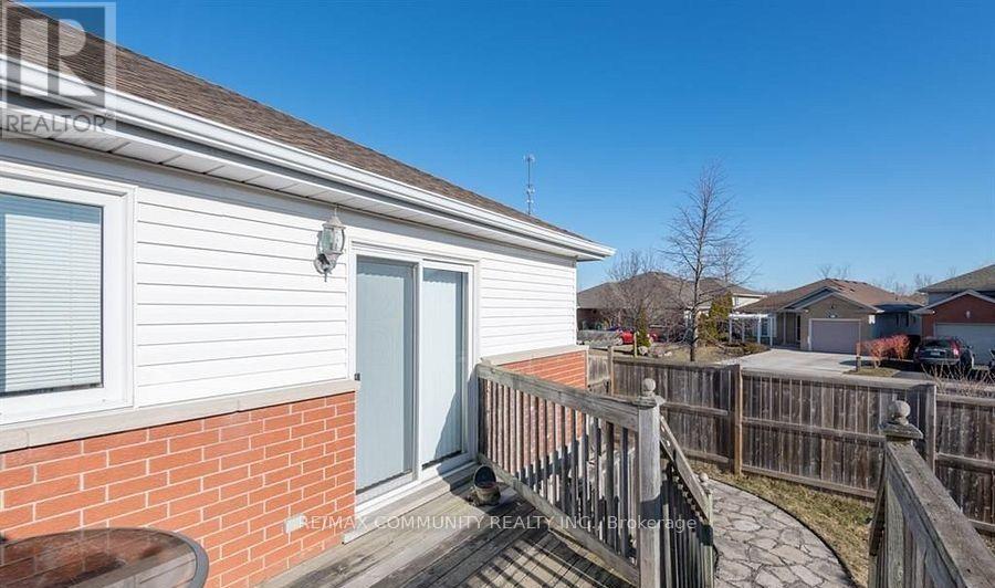 166 ST. LAWRENCE DRIVE - 40