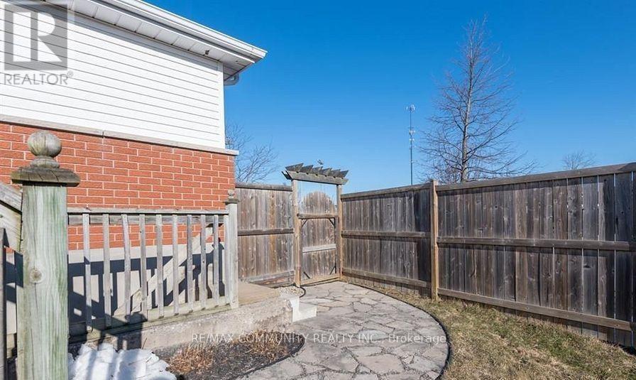 166 ST. LAWRENCE DRIVE - 41