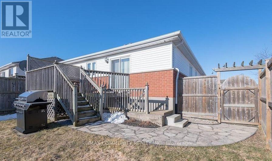 166 ST. LAWRENCE DRIVE - 42