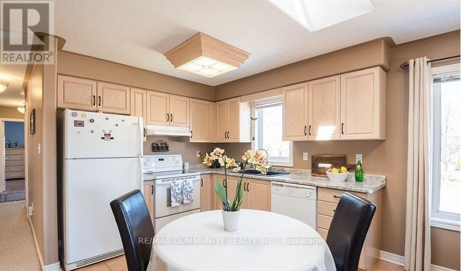 166 ST. LAWRENCE DRIVE - 9