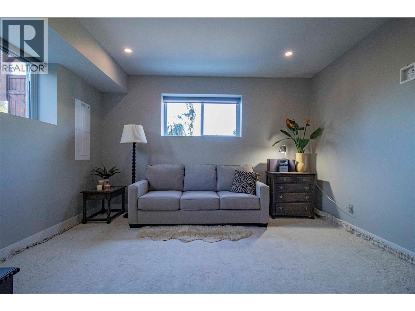 760 WESTMINSTER Avenue E, Penticton