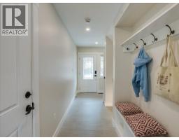 4pc Ensuite bath - 8305 Old Waneta Road, Trail, BC V1R4W9 Photo 7